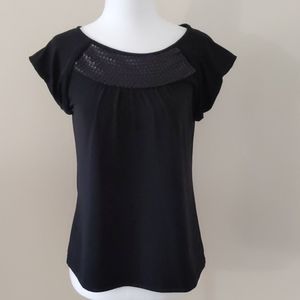 Banana Republic black top short sleeves, dull sequin detail